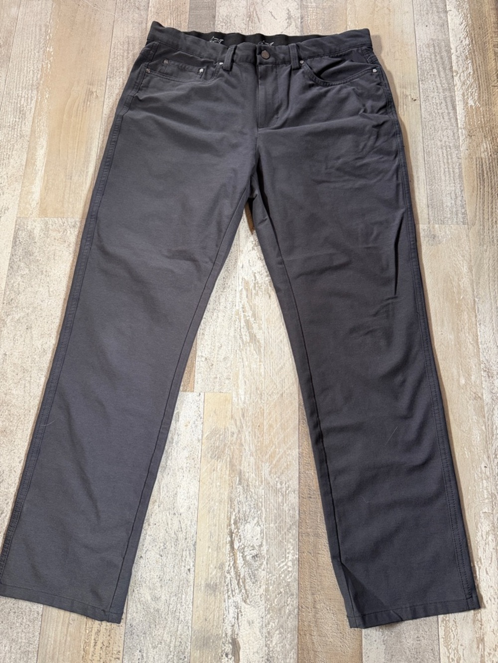 Greg Norman Collection Men's Stretch Golf Pants - Charcoal Gray